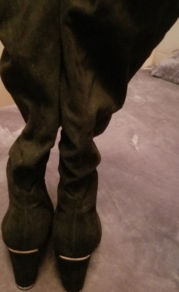 Boots - Picture 3 of 4